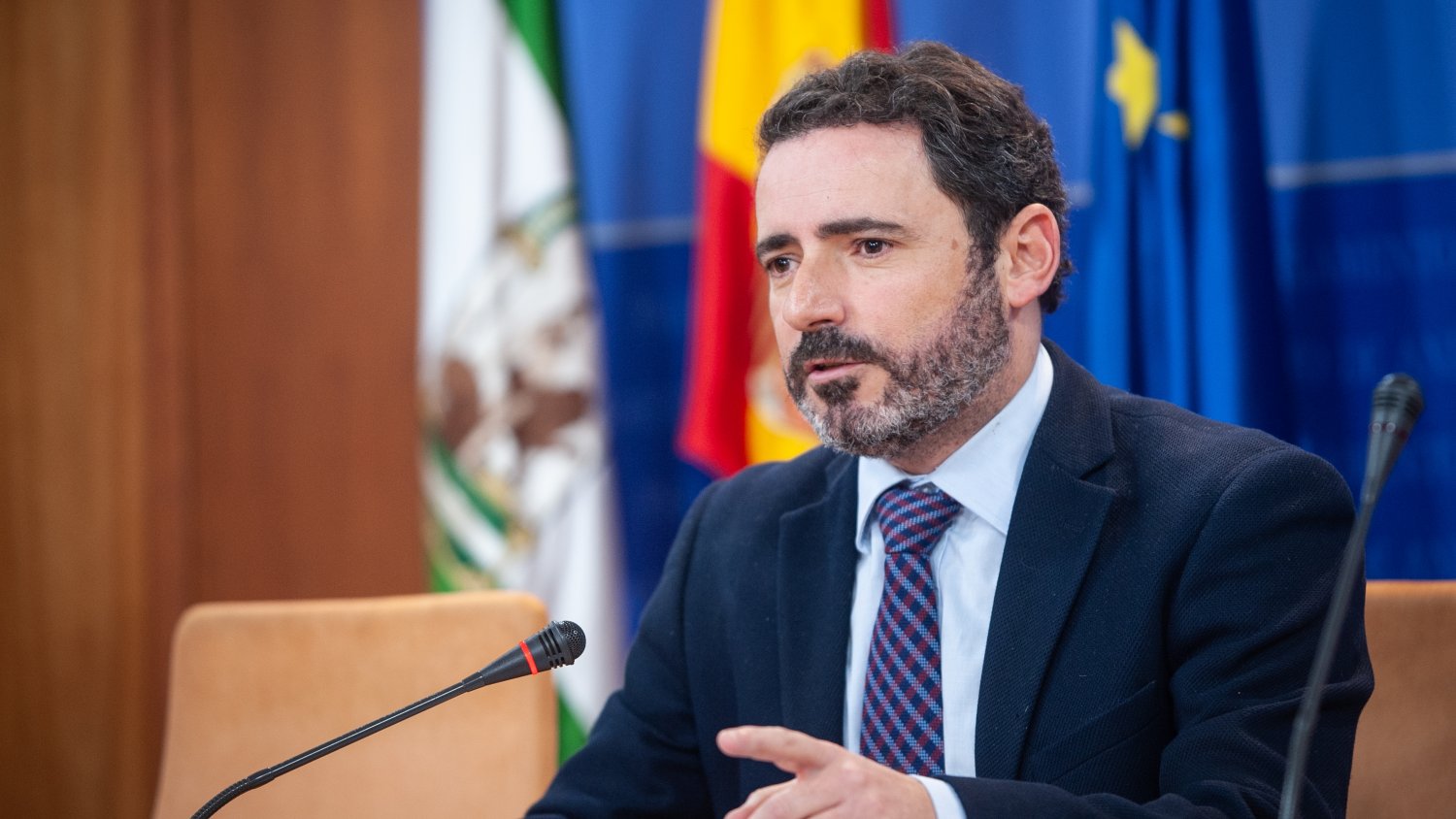 PP advierte de la paralización de miles de trámites si el Gobierno va contra el decreto de simplificación andaluz