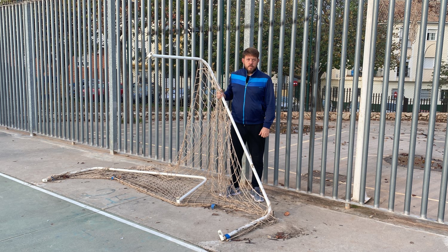 Podemos denuncia el abandono de las pistas deportivas municipales