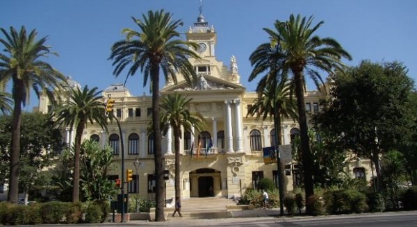 Ayuntamiento destina 800.000 euros a ayudas económicas de urgencia para familias malagueñas