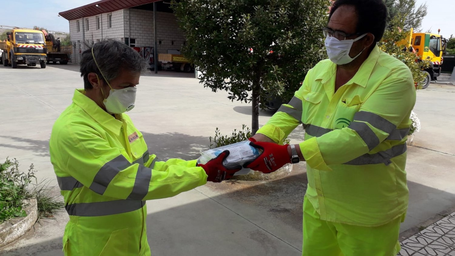 La Consejería de Fomento entrega 4.000 mascarillas en sus centros de conservación de carreteras