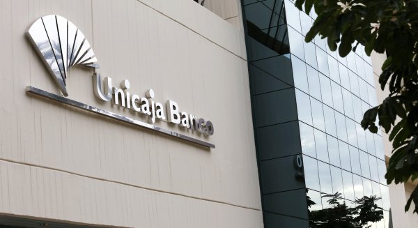 Unicaja Banco adelanta el pago de las prestaciones de desempleo para paliar el efecto de la crisis sanitaria