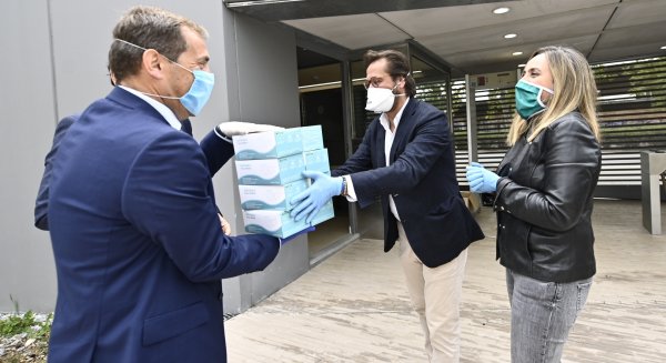 La Junta reparte 150.000 mascarillas entre taxistas, VTC, metros y transporte por carretera
