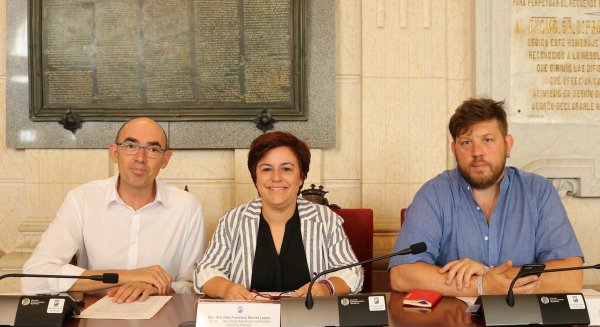 Adelante alerta de que cientos de familias malagueñas llevan semanas esperando el reparto de comida