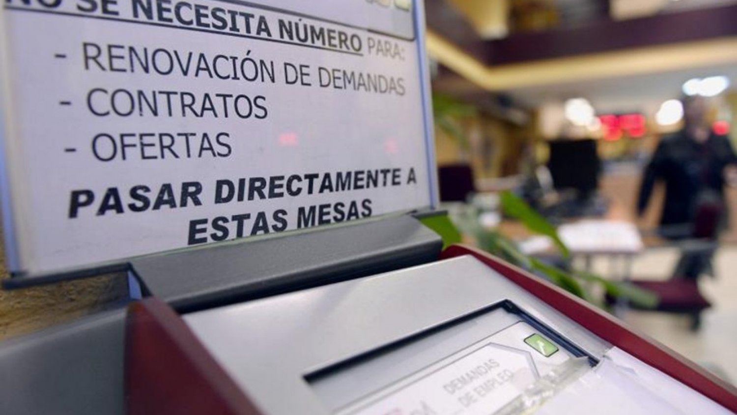 Junta solicita emitir nóminas semanales para que puedan cobrar el mayor número de afectados por ERTE