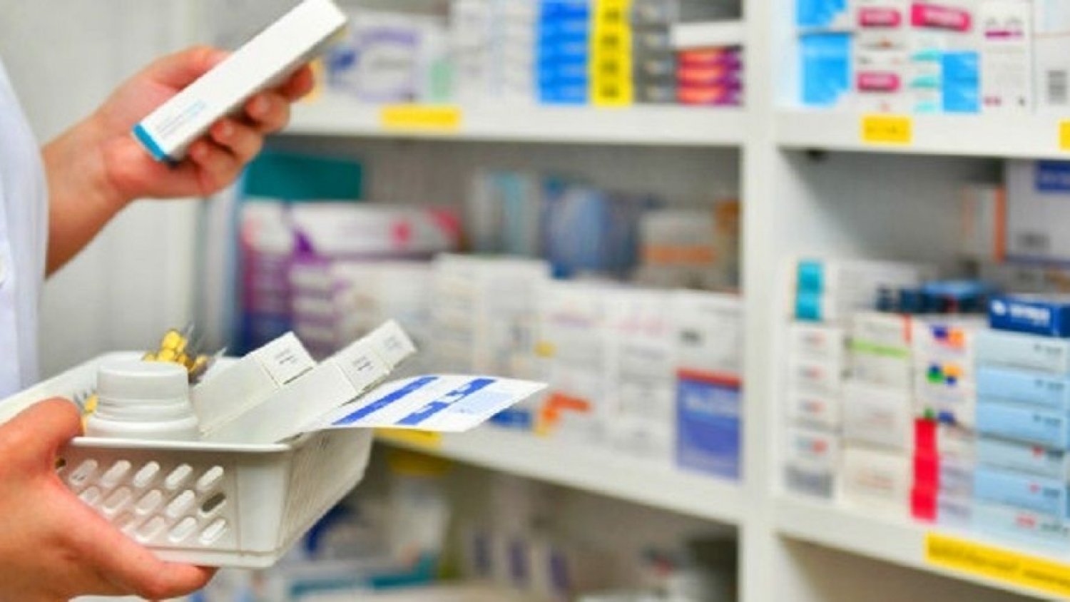 El Área Sanitaria Málaga-Axarquía pone en marcha un programa de telefarmacia para evitar desplazamientos