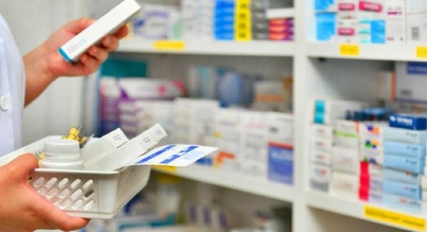 El Área Sanitaria Málaga-Axarquía pone en marcha un programa de telefarmacia para evitar desplazamientos