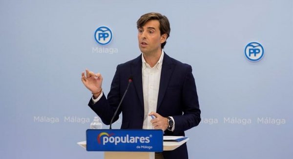 Montesinos pide a diputados malagueños de otros partidos que apoyen la paga extra para los sanitarios