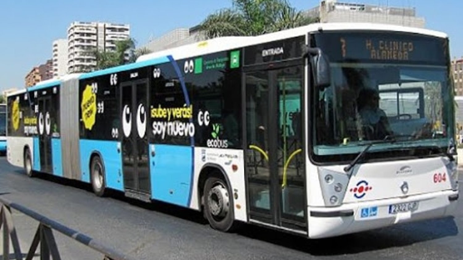A partir de mañana el billete de autobús será gratuito para todo el personal del sistema sanitario