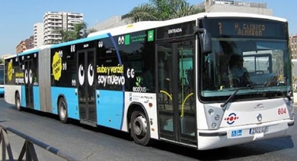 A partir de mañana el billete de autobús será gratuito para todo el personal del sistema sanitario