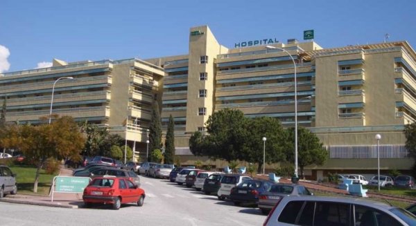 Un joven de 23 años, primer paciente con coronavirus que pasa de UCI a planta en el Hospital Costa del Sol