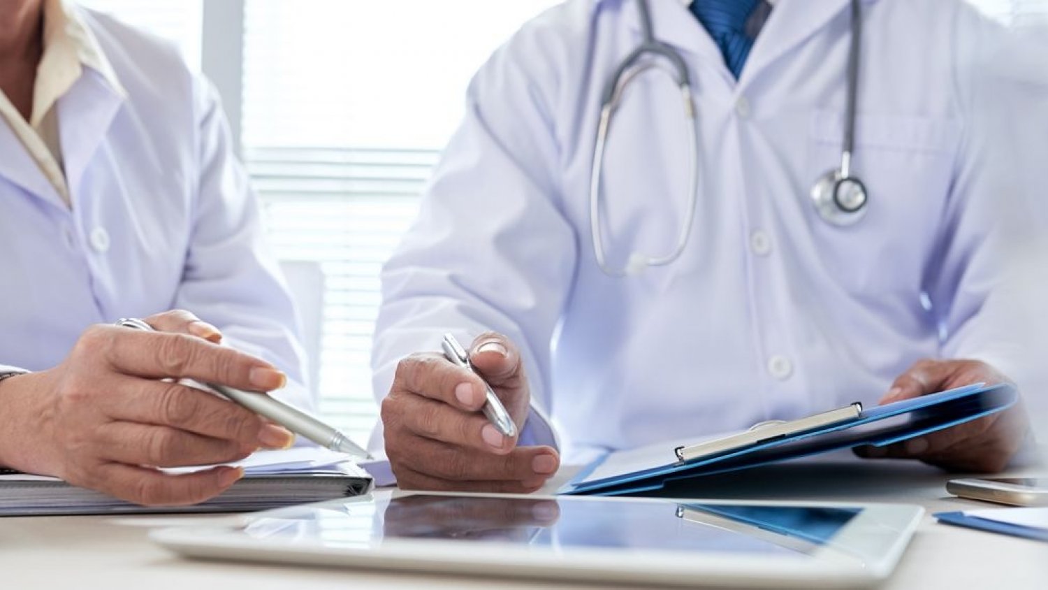 Médicos denuncian que el SAS les obliga a trabajar tras estar en aislamiento sin hacerles un segundo test