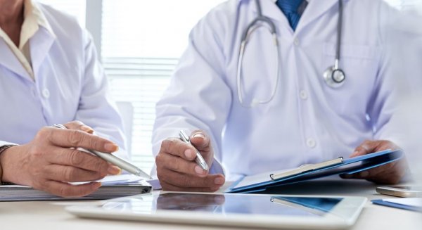 Médicos denuncian que el SAS les obliga a trabajar tras estar en aislamiento sin hacerles un segundo test