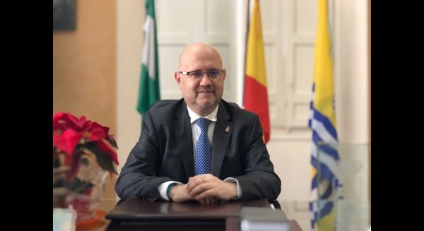 El teniente de alcalde de Torre del Mar dona su sueldo de marzo para ayudar a los afectados por el coronavirus