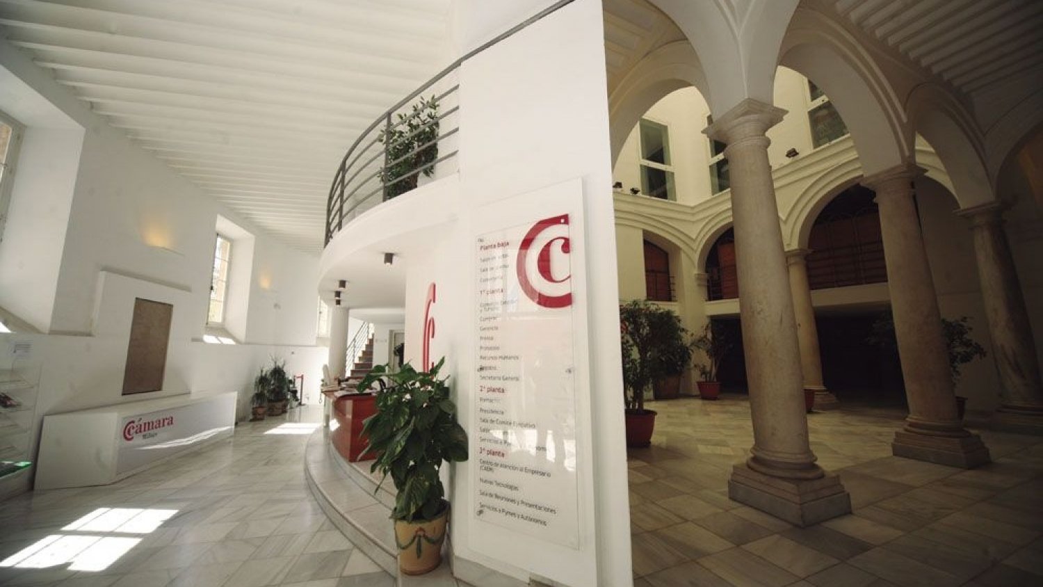 La Cámara de Comercio mantiene abiertos sus servicios para gestiones de comercio exterior