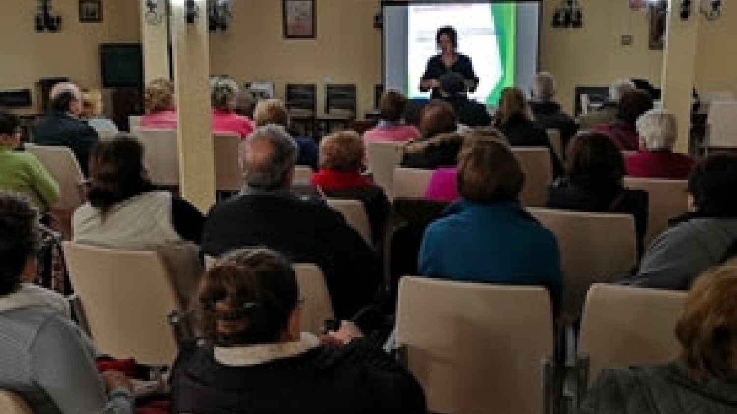 La Junta da gratis en una semana en Málaga 533 menús en las casas de los mayores que almorzaban en los CPA
