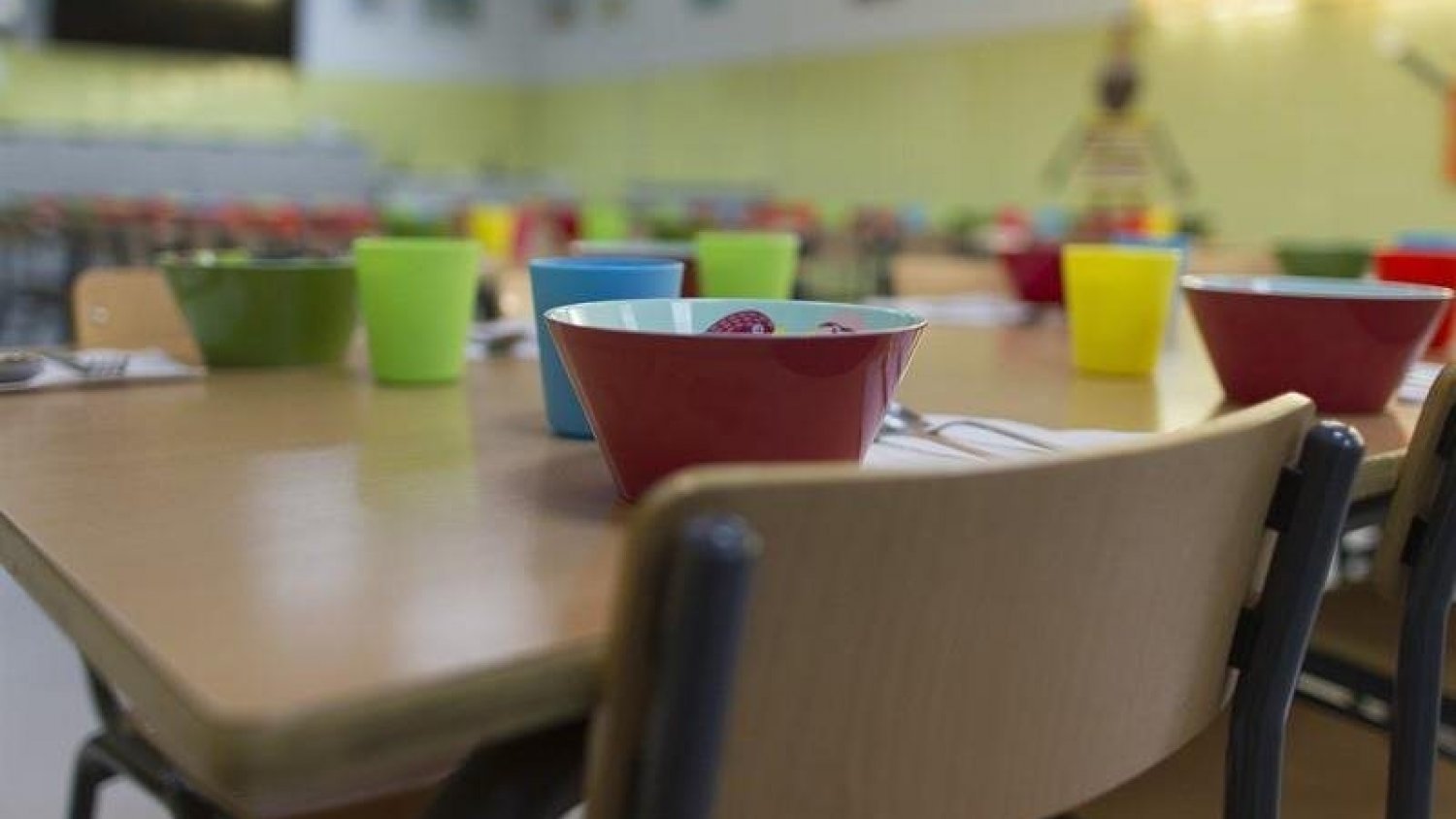El Ayuntamiento de Málaga y la Junta habilitan puntos de recogida de comida para menores en 61 centros escolares