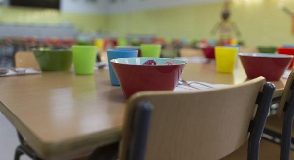El Ayuntamiento de Málaga y la Junta habilitan puntos de recogida de comida para menores en 61 centros escolares