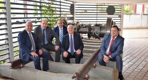 La embajada de Moldavia crea sinergias económicas con Mercamálaga, PTA y la Cámara de Comercio