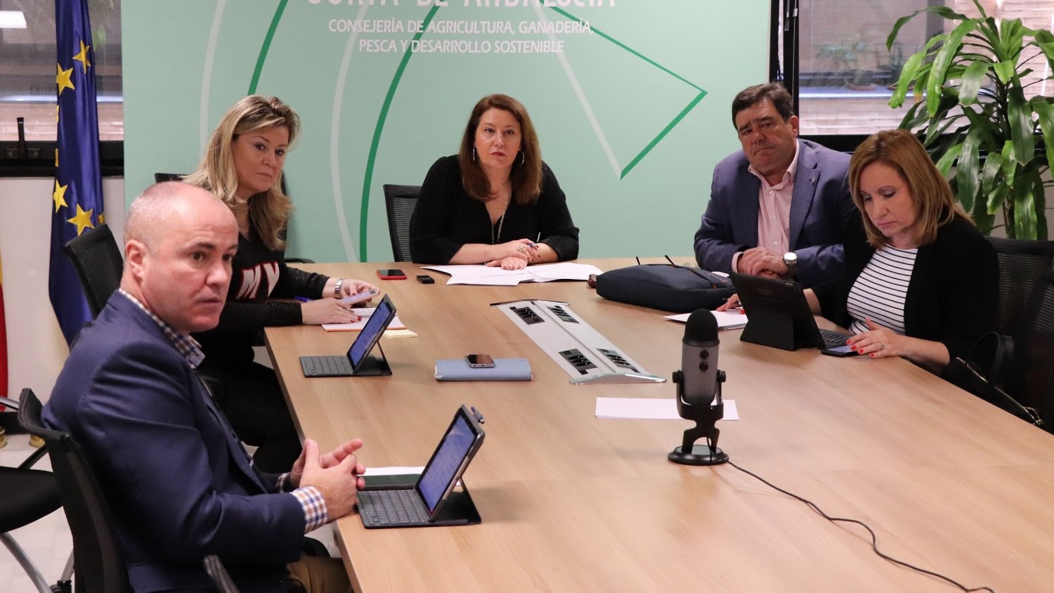 La Junta solicita instrucciones claras sobre transporte, seguridad y suministro del sector agroalimentario