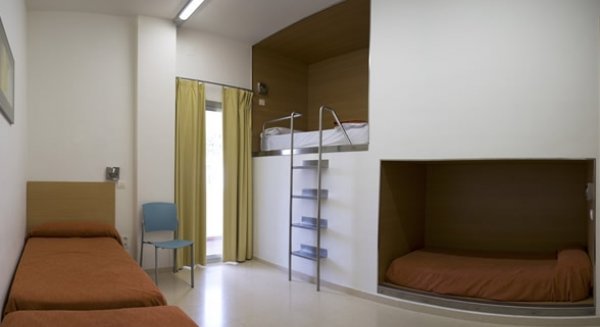 La Junta cede a Málaga el albergue juvenil de Torremolinos para atender a personas sin recursos