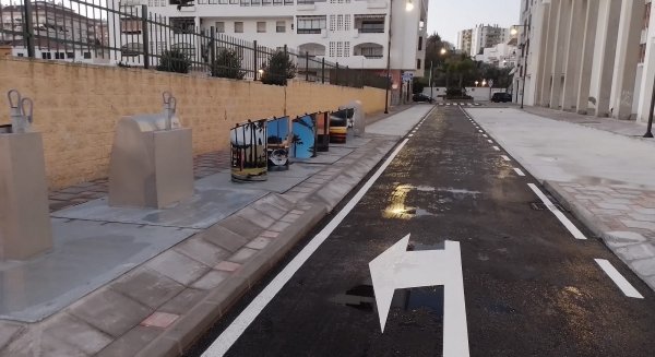 Fuengirola abre al tráfico la calle Feria de San Fermín tras su remodelación integral