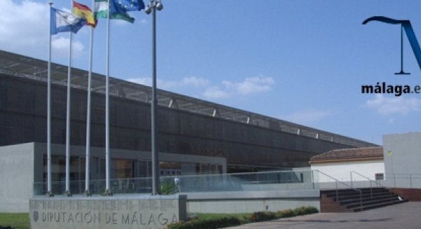 Diputación mantiene unas 30 líneas de teléfono para atender a la ciudadanía, instituciones y empresas