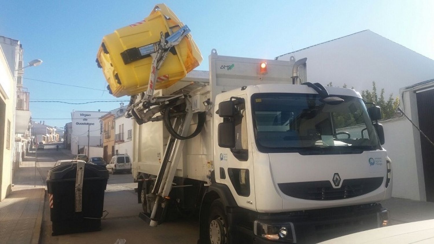 La Diputación mantiene sin alteraciones la recogida de basura en los 91 municipios que gestiona en la provincia