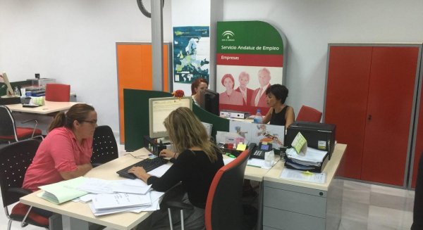 El Servicio Andaluz de Empleo cierra sus oficinas y realizará las gestiones por vía telemática o  telefónica