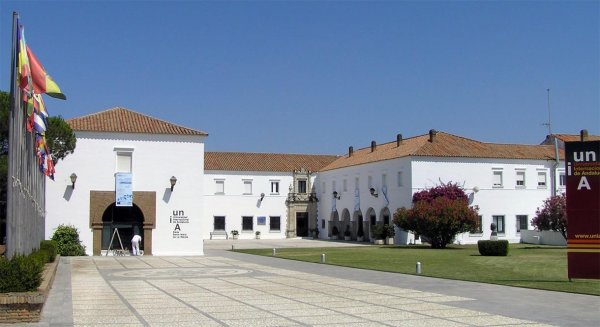 La UNIA avanza en la digitalización de todos sus programas formativos tras la suspensión de las clases