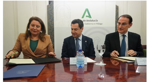 Andalucía firma un convenio con la CEA para ser el primer territorio en eliminar las bolsas de plástico