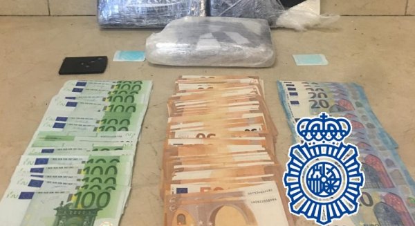 Detenidos en un control en la estación de autobuses de Málaga con tres kilos de cocaína en una mochila