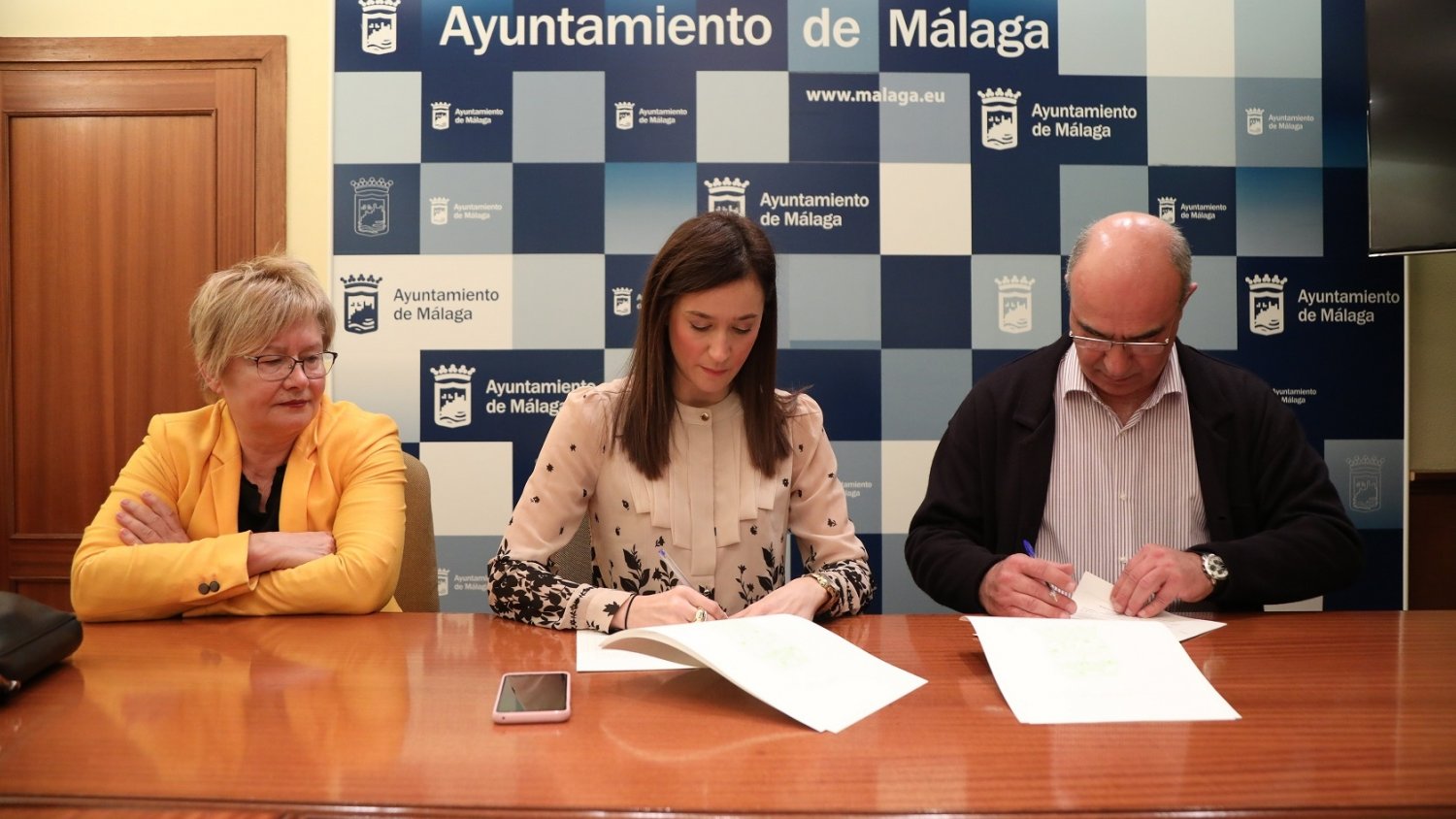 El Ayuntamiento de Málaga firma un convenio para seguir impulsando la red 'Málaga sin gluten'