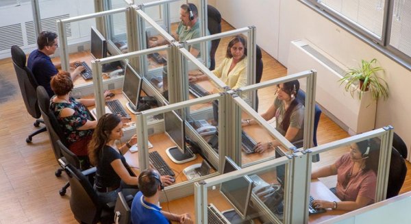 Teleasistencia intensifica la atención a las personas mayores que viven solas durante las fiestas