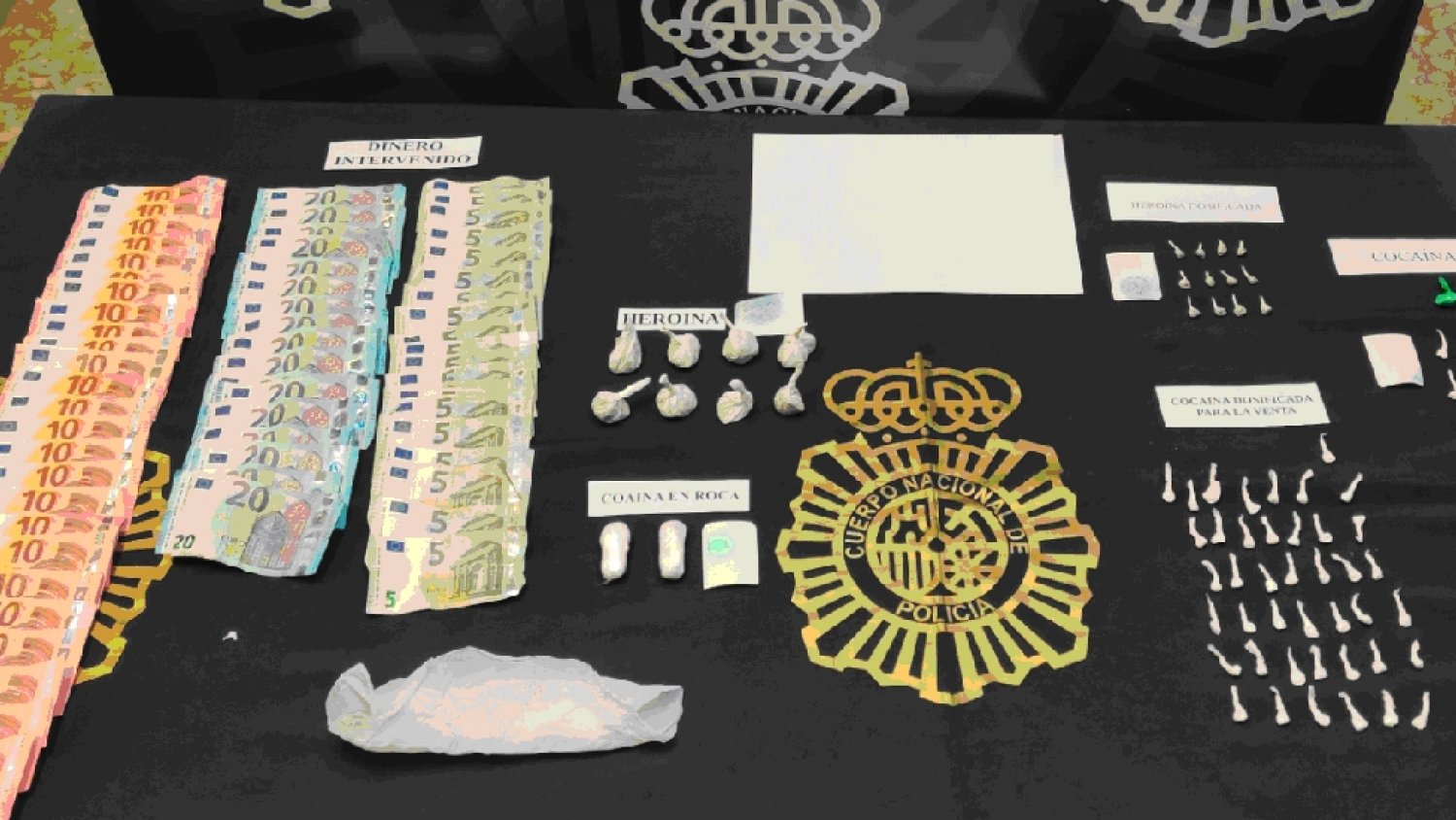 Desarticulan en Mijas tres puntos de venta de drogas y son detenidas cinco personas de la misma familia