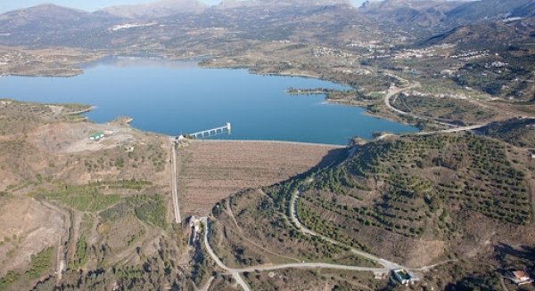 Cs pedirá que se intensifiquen las mejoras hidráulicas en el sistema de explotación de La Viñuela