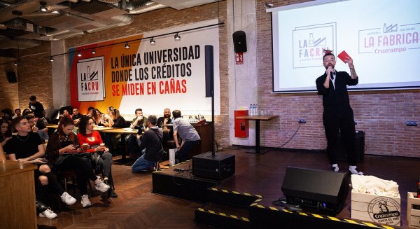 Cruzcampo presenta la II Edición de 'LA FACRU' un programa de actividades dirigido a jóvenes
