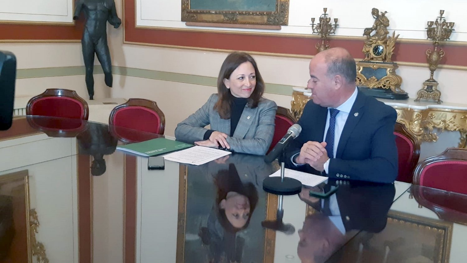 La delegada de la Junta en Málaga destaca que el nuevo Gobierno andaluz ha sacado del olvido a Antequera