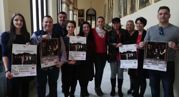 La Caja Blanca acoge las representaciones teatrales de 'La Casa de Bernarda Alba' y 'Doce Hombres sin piedad'