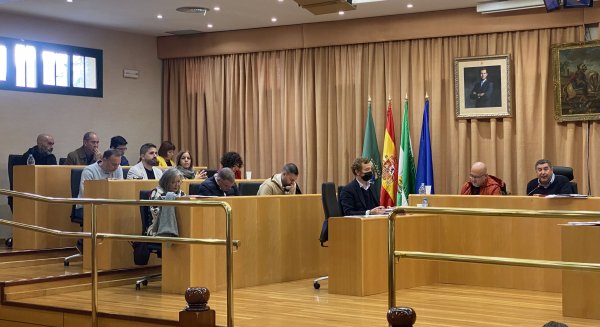 Vélez-Málaga reafirma en pleno su apuesta por mejorar las viviendas sociales
