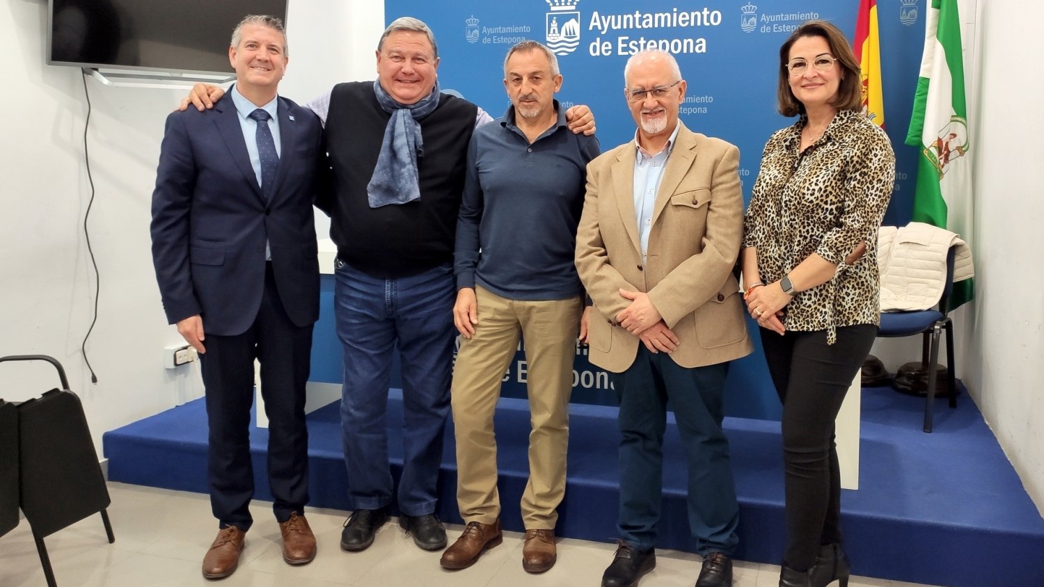 Estepona y Achima colaboran para que las playas del municipio sean espacios cardioprotegidos