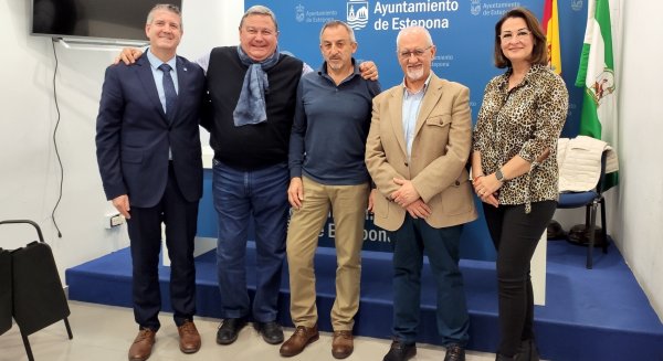 Estepona y Achima colaboran para que las playas del municipio sean espacios cardioprotegidos