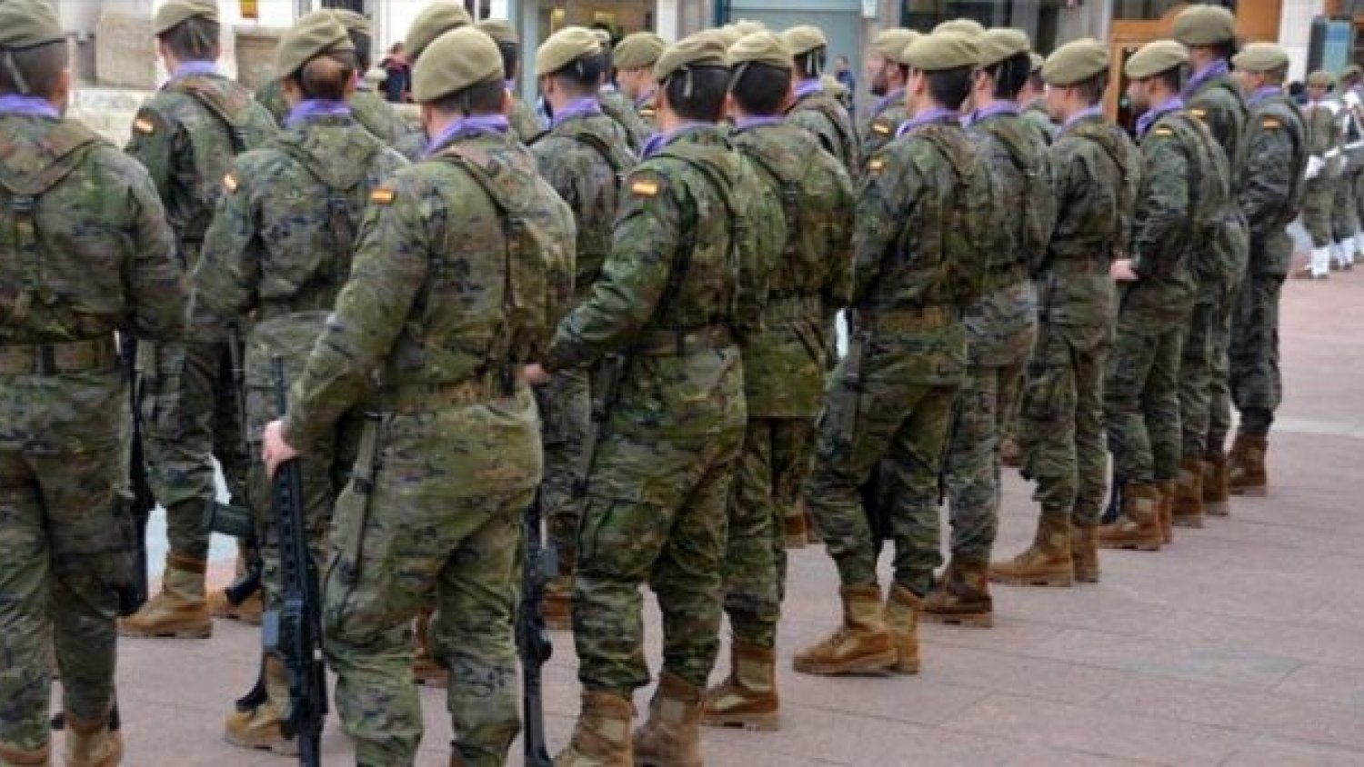 Ministerio de Defensa convoca en torno a 50 plazas en Málaga para el Ejército de Tropa y Marinería