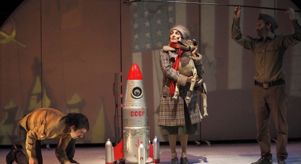La perrita Laika aterriza en el Teatro Cánovas este fin de semana de la mano de la compañía Xirriquiteula