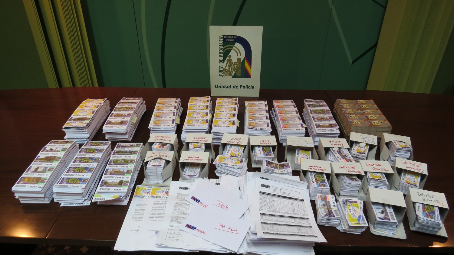 Intervenidos más de 50.000 boletos de lotería ilegal en Málaga y Cádiz por valor de 83.000 euros
