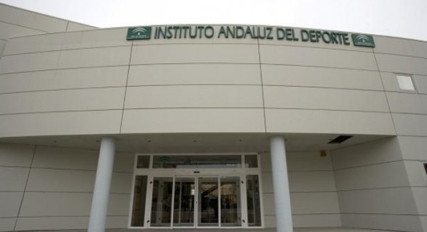 La Junta formará a deportistas de alto nivel en el emprendimiento empresarial cuando dejan la competición