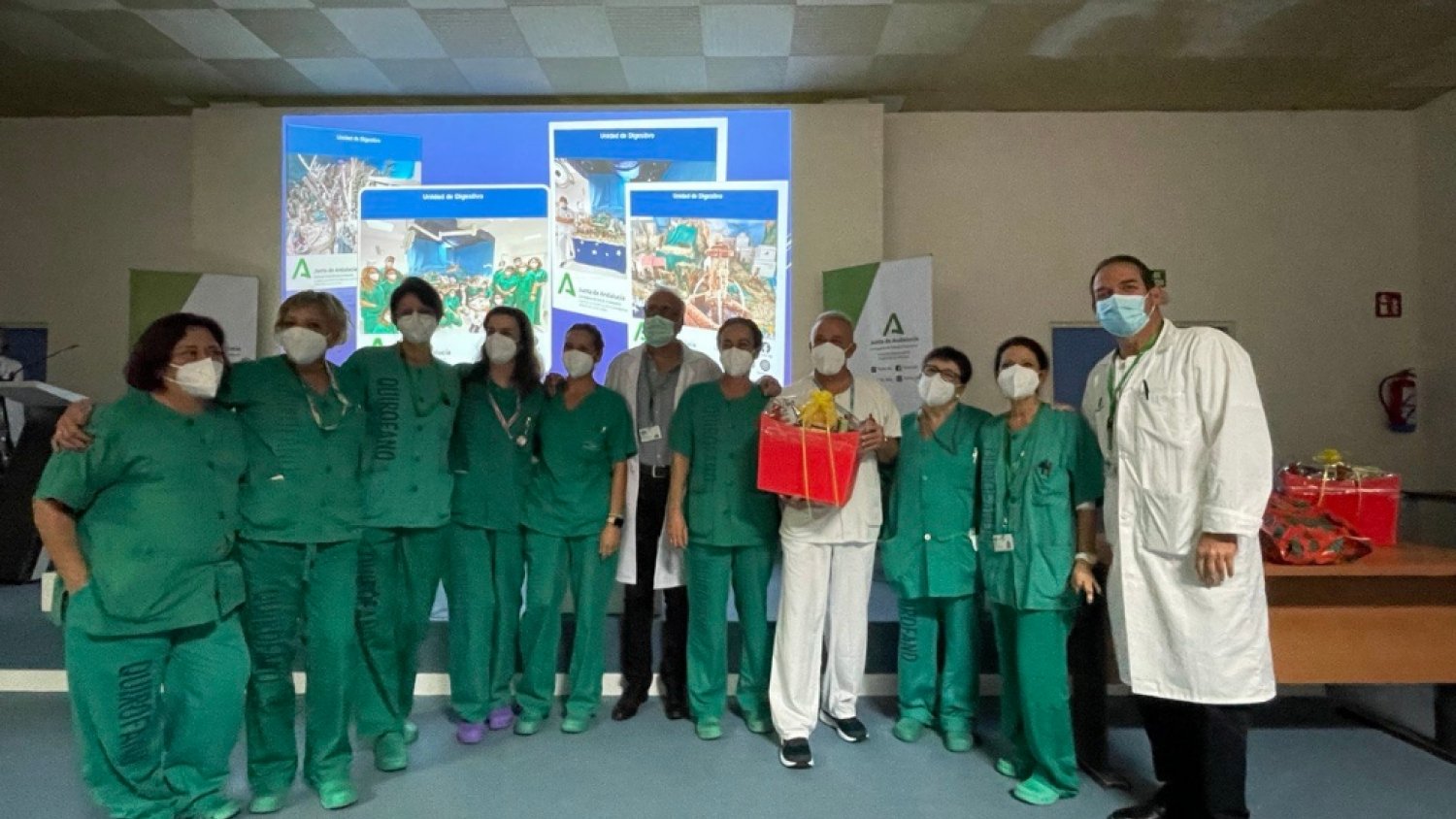 El Belén de la unidad de Digestivo del Hospital Clínico gana el concurso de Navidad