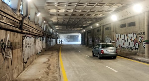 El Pasillo de Guimbarda estrena iluminación en su reapertura hoy al tráfico rodado