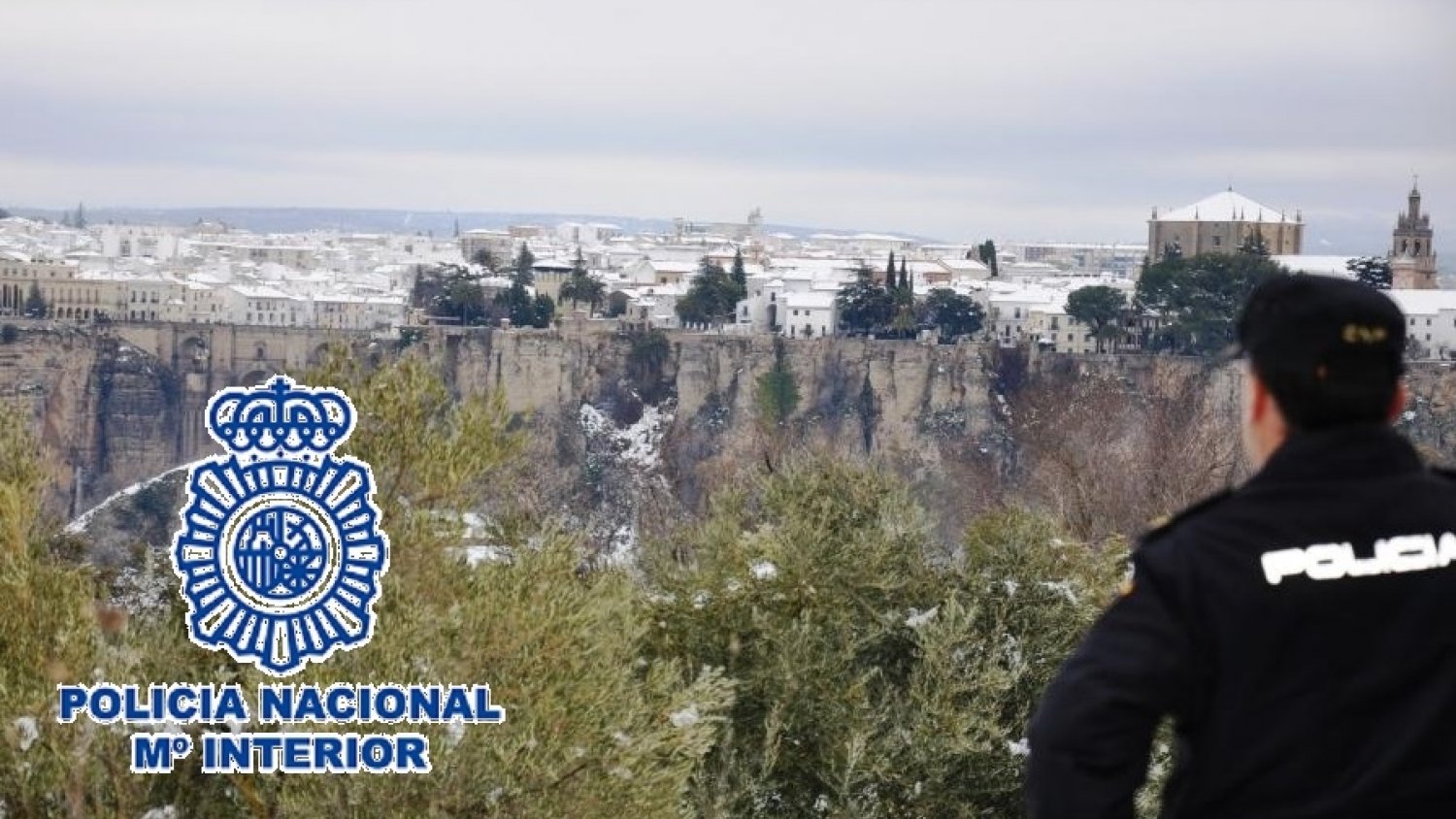 Detenidos tras tratar de asfixiar a un trabajador de un hotel con la corbata del uniforme para robarle el móvil