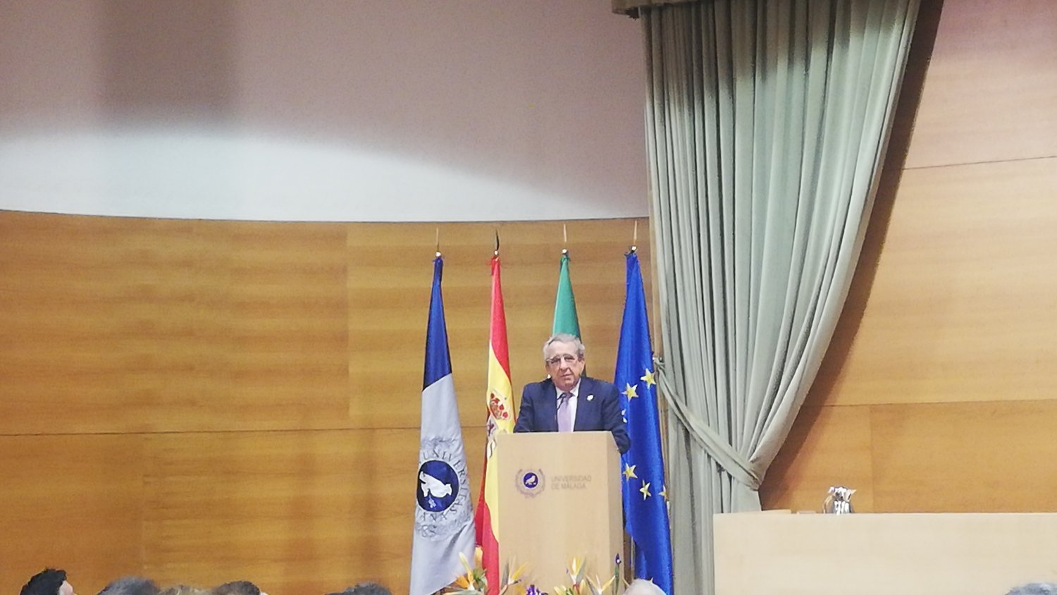El rector de la UMA apuesta por la educación superior como la única esperanza de futuro de la sociedad
