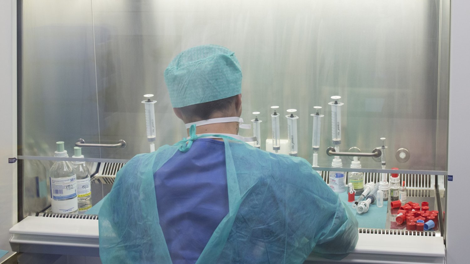 La sanidad pública de Málaga apuesta por la investigación en cáncer con 128 ensayos clínicos